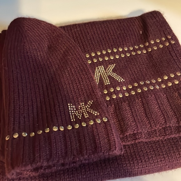 Michael Kors Scarf & Beanie Set - Picture 2 of 5